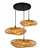 ראטן תלוי שלישיה על צלחת תפוציפס